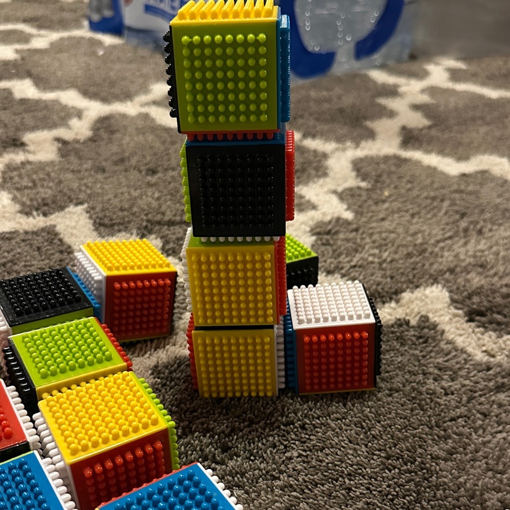Colorful Interlocking Blocks Set - Picture 3 of 5